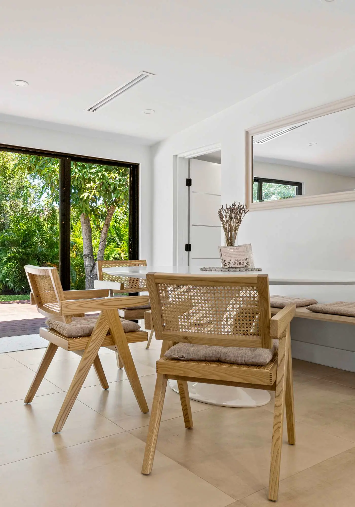 Casa Siesta, Modern, by Design District, Hot Tub