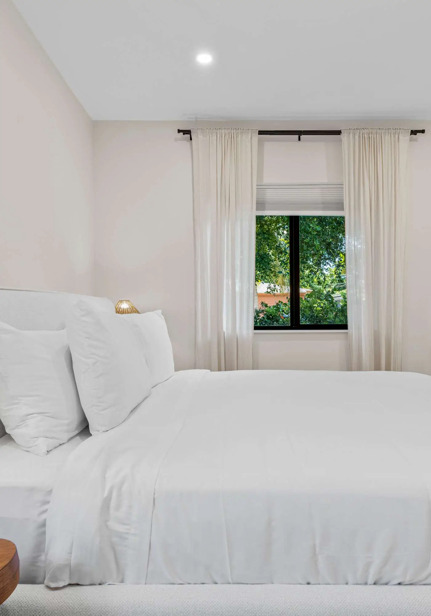 Casa Siesta, Modern, by Design District, Hot Tub