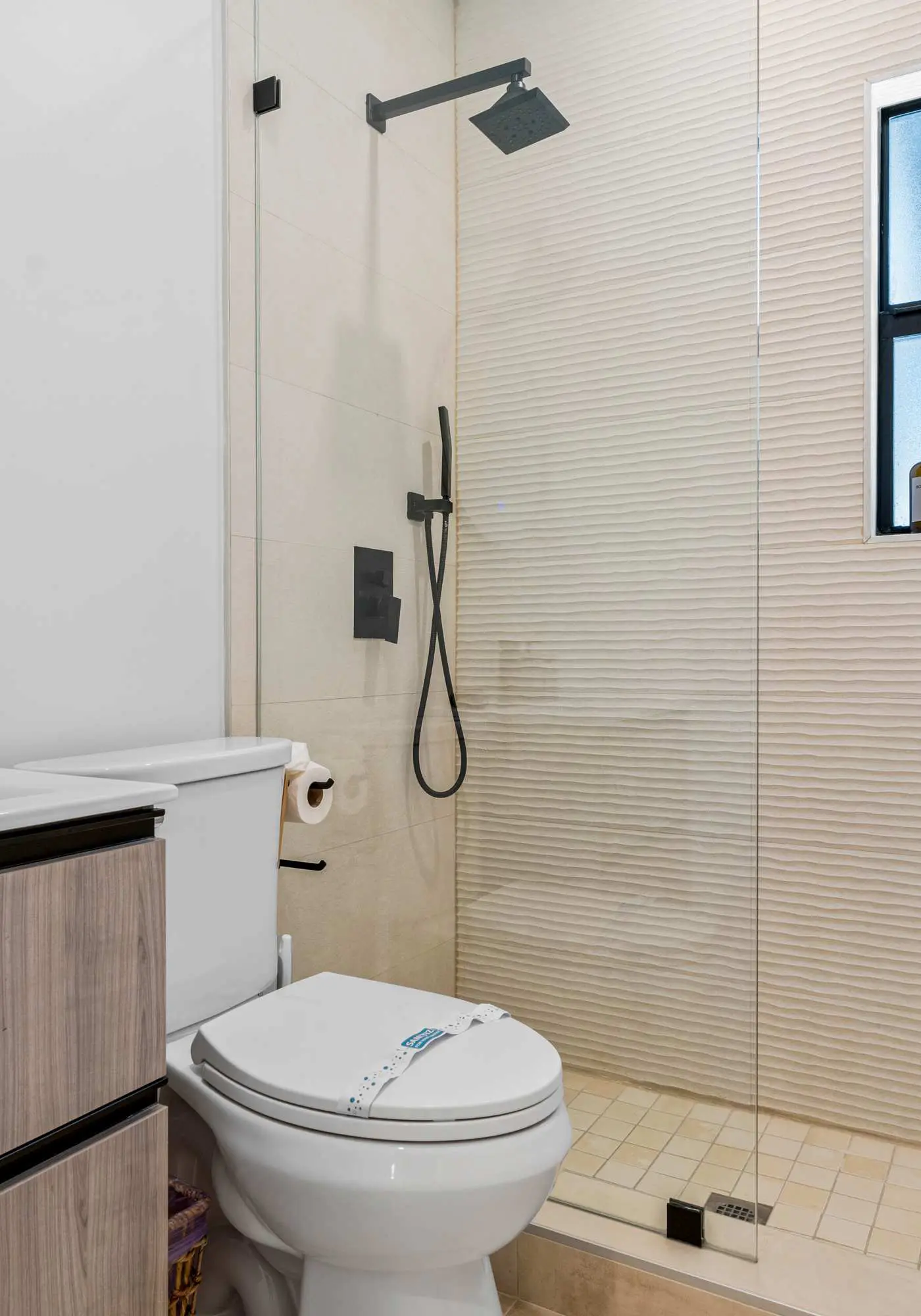 Casa Siesta, Modern, by Design District, Hot Tub
