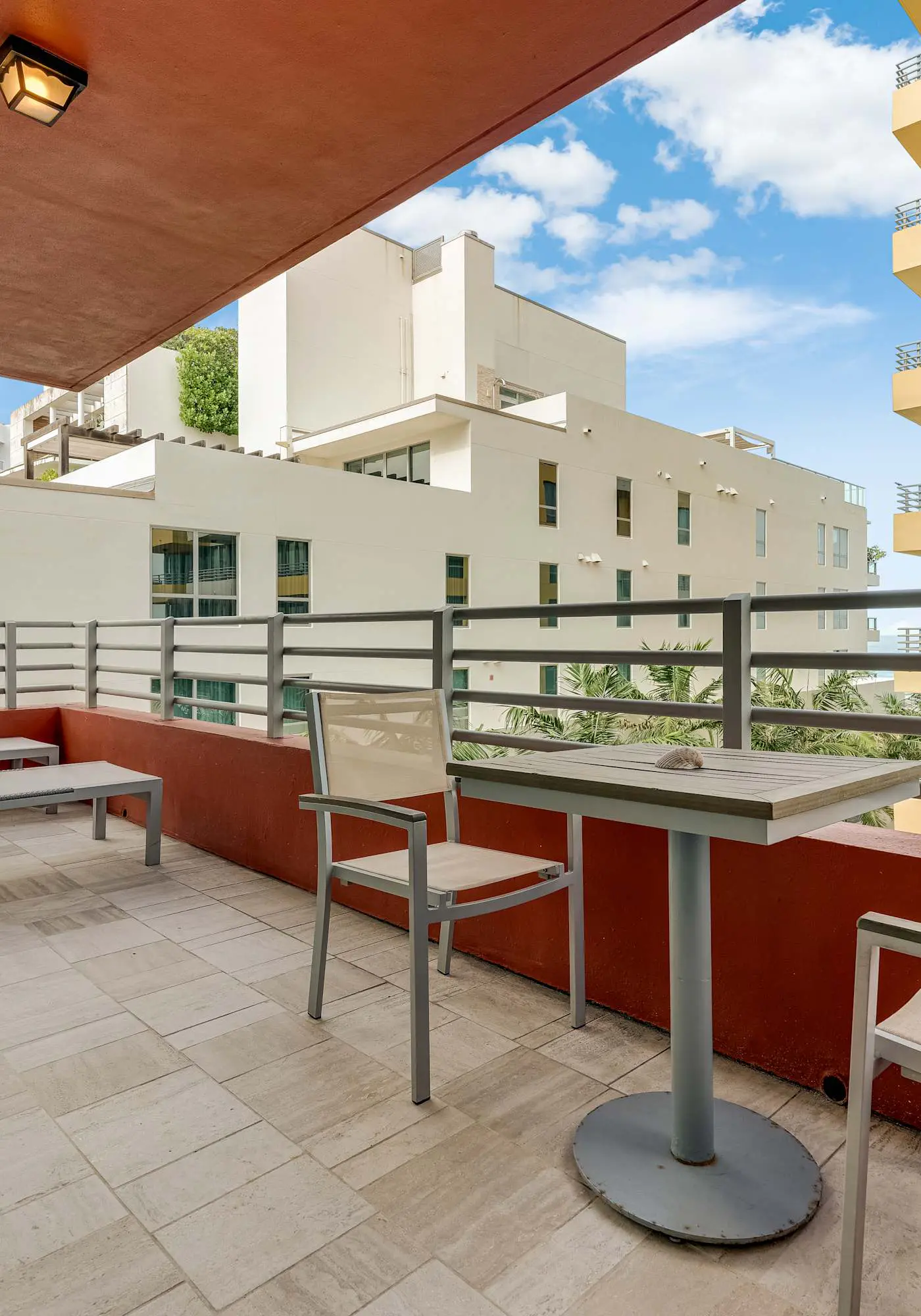 Oceanfront Retreat- South Beach, Pool, Amenities