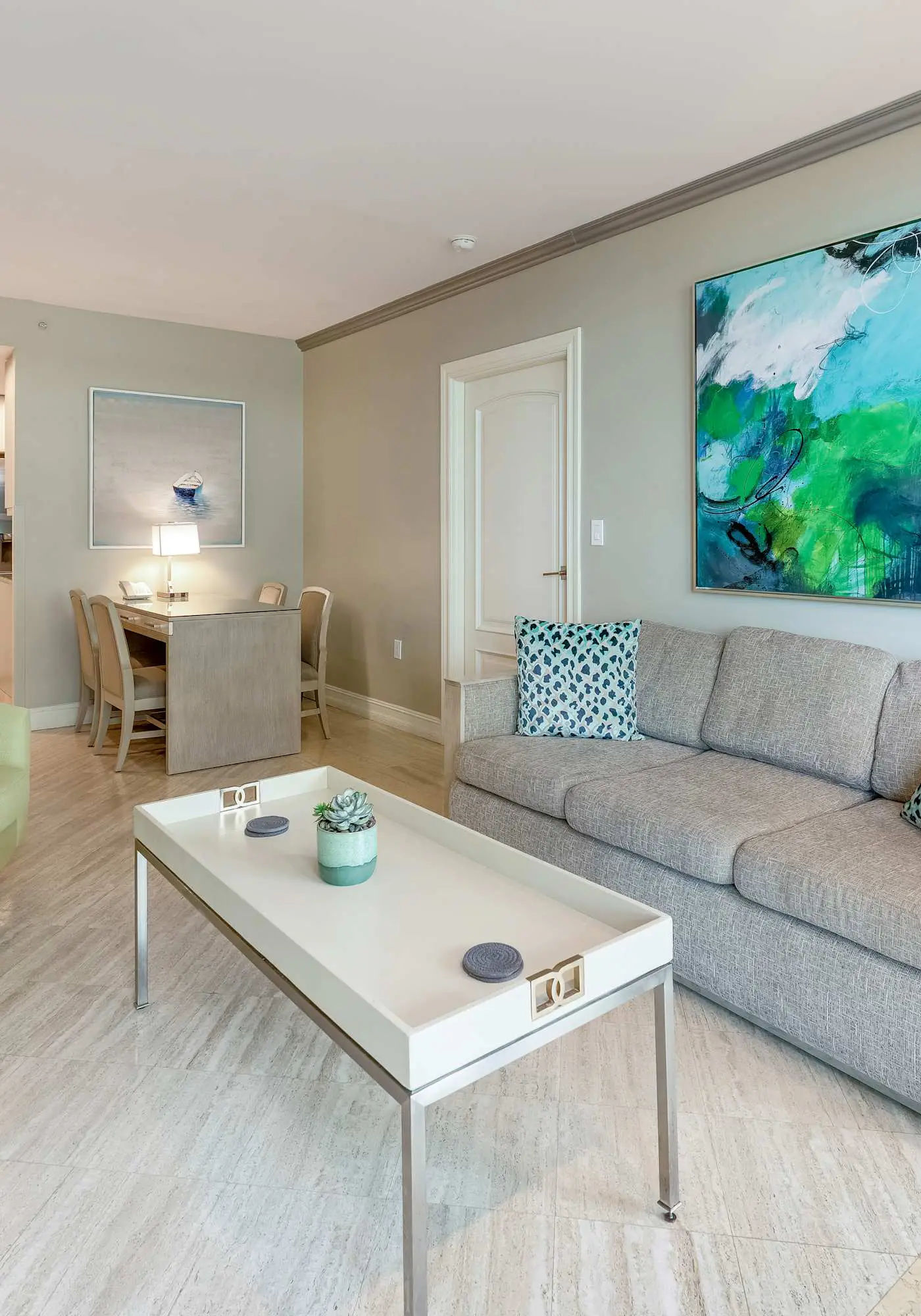 Oceanfront Retreat- South Beach, Pool, Amenities