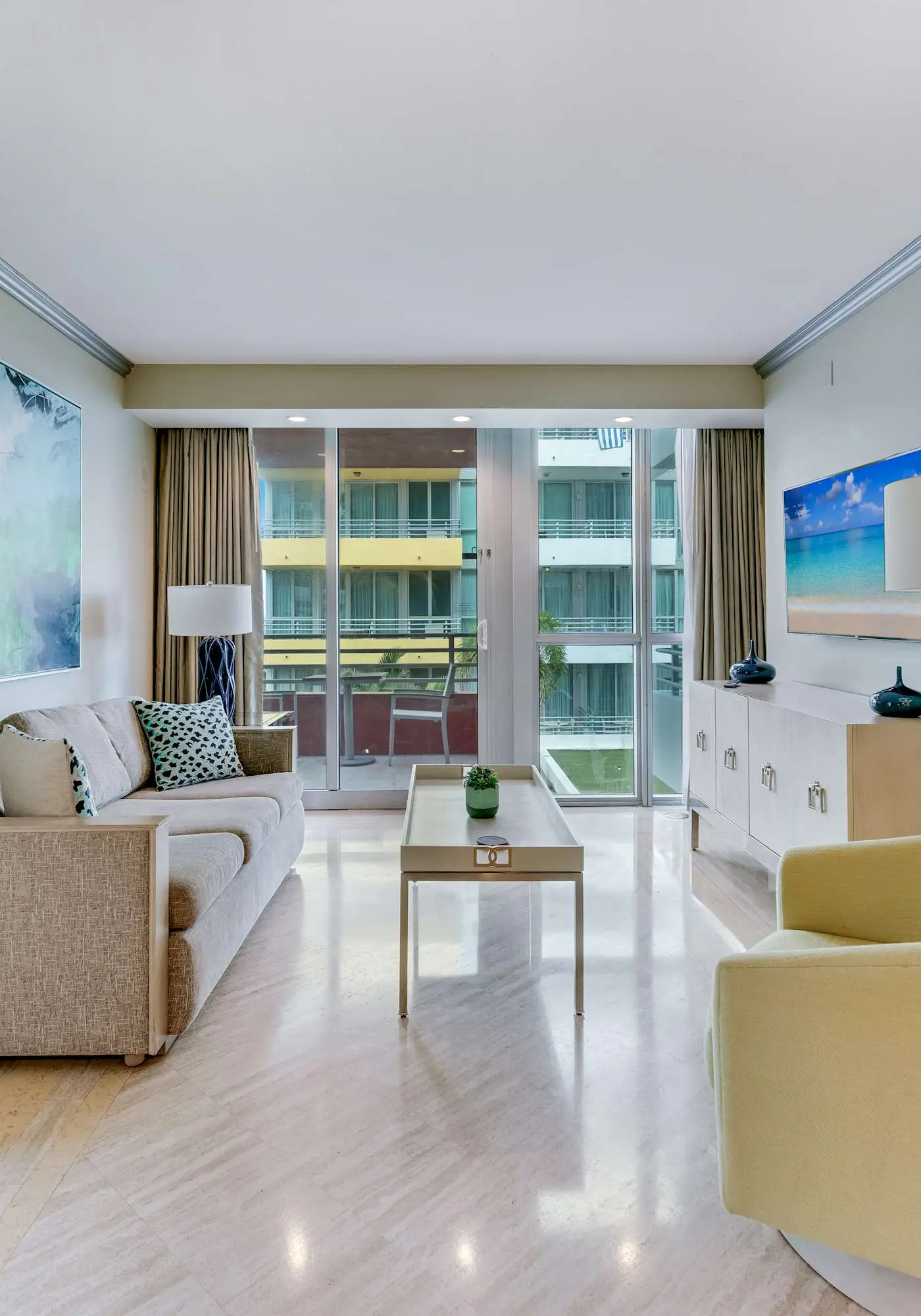 Oceanfront Retreat- South Beach, Pool, Amenities