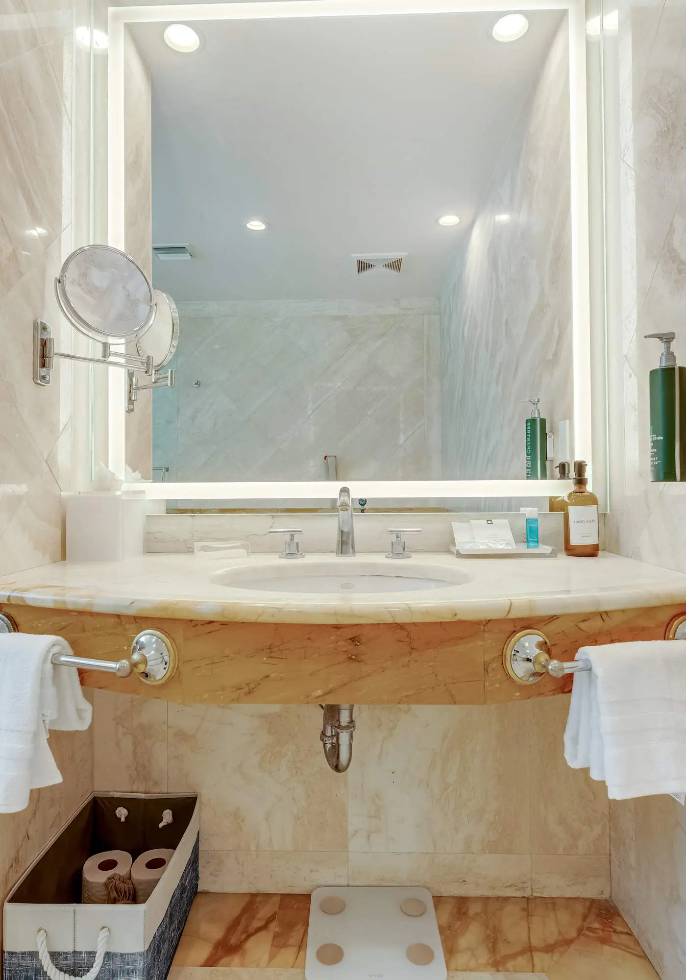 Oceanfront Retreat- South Beach, Pool, Amenities