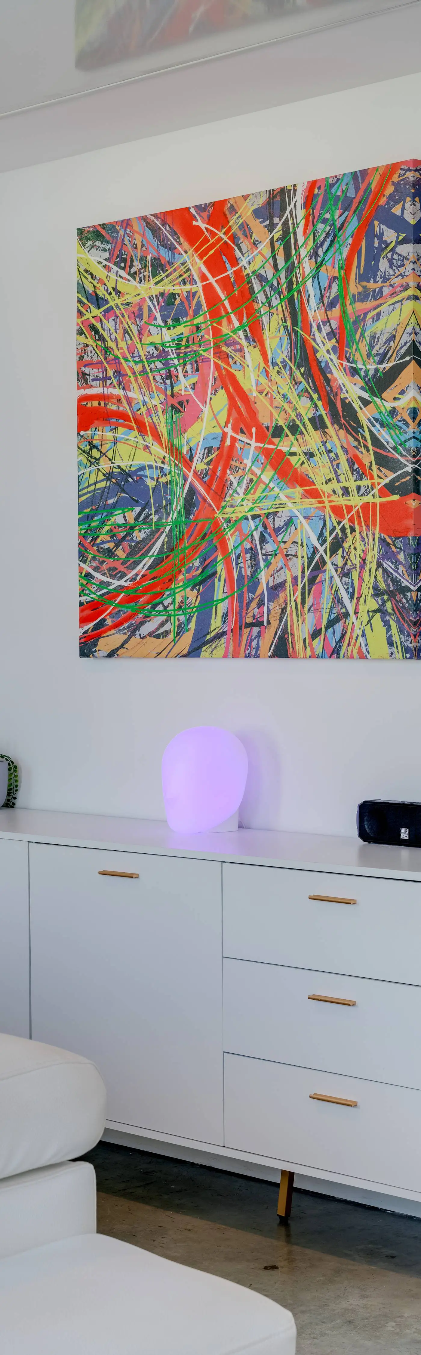 Skyline Studio with Rooftop Pool & Parking