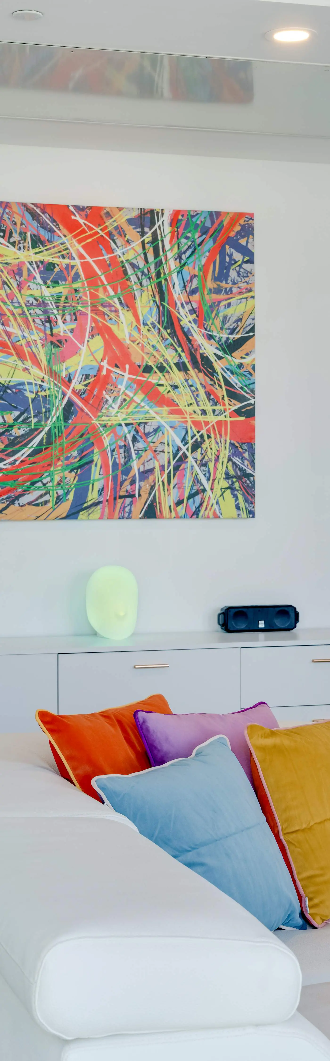 Skyline Studio with Rooftop Pool & Parking