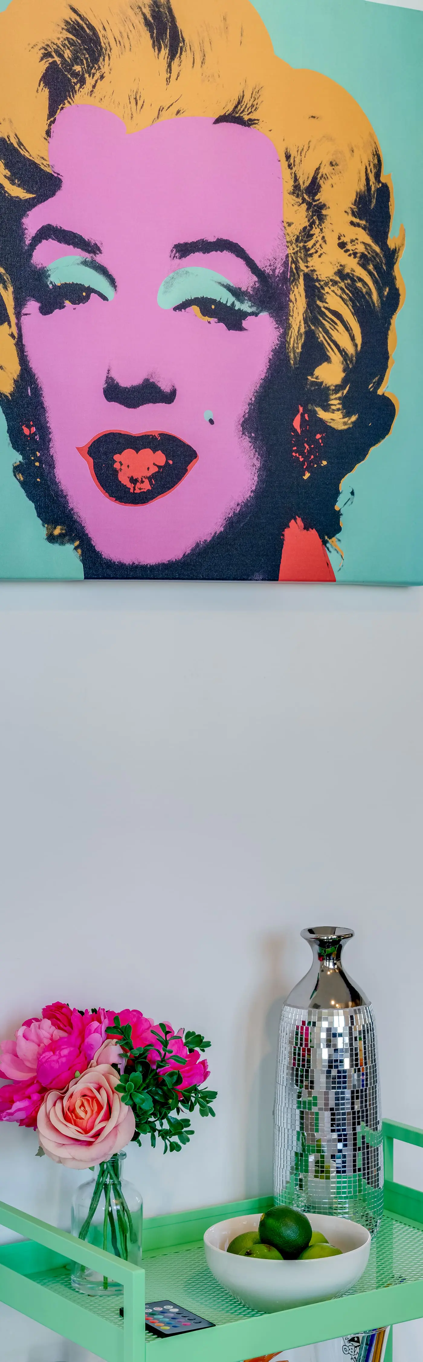 Skyline Studio with Rooftop Pool & Parking