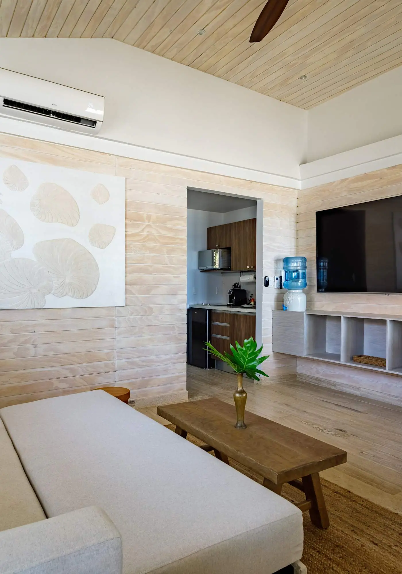 Ocean Crush- Beachfront, Pool, Tiki Bar, Pier