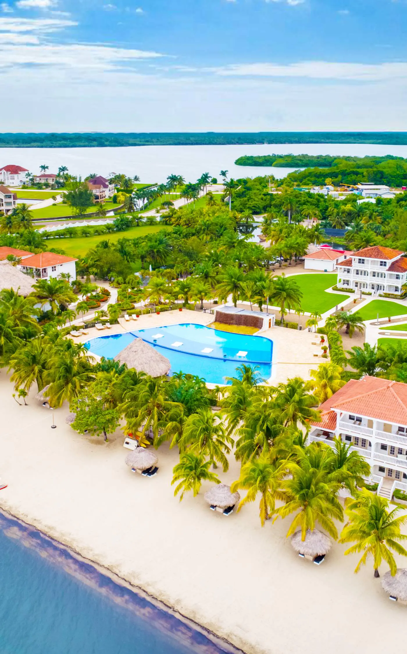 Ocean Crush- Beachfront, Pool, Tiki Bar, Pier