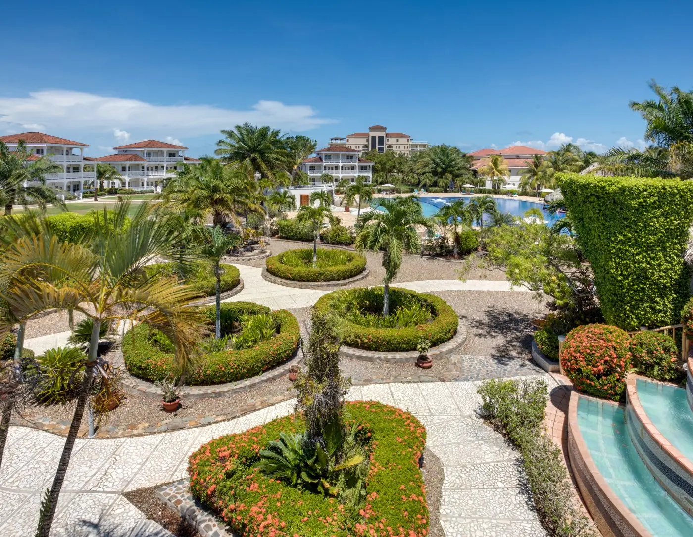 Ocean Crush- Beachfront, Pool, Tiki Bar, Pier