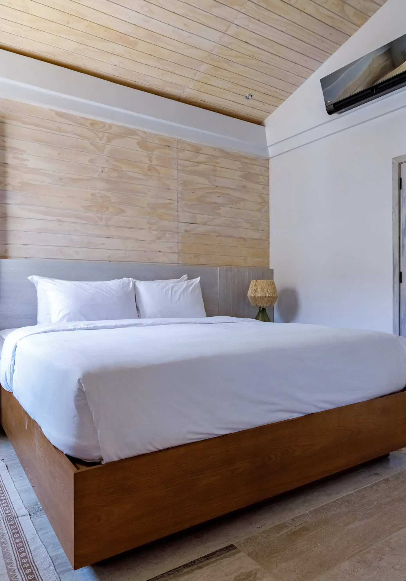 Sunset Surf- Oceanview, Pool, Tiki Bar, Pier