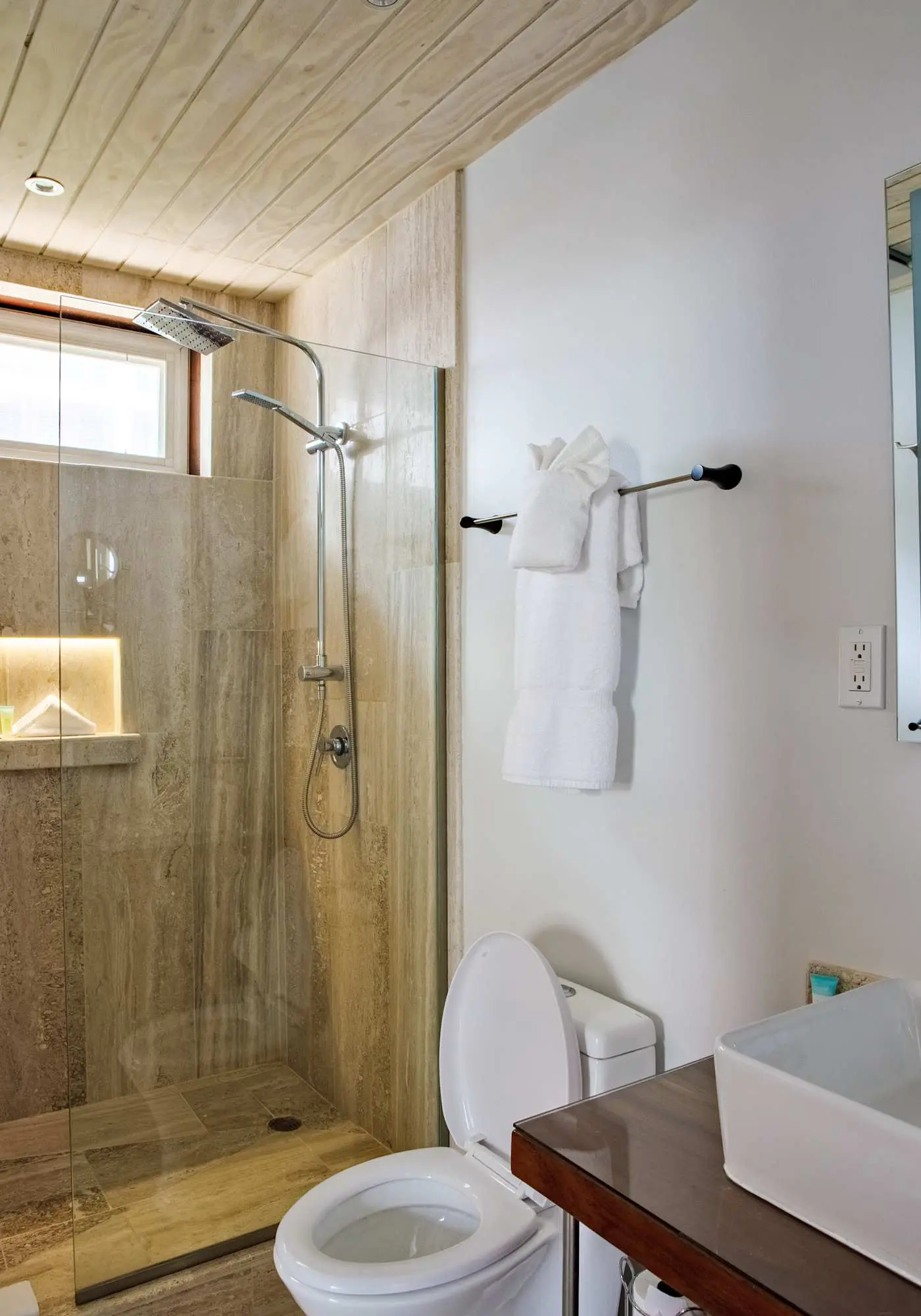 Ocean Bliss - Beach Level, Pool, Tiki Bar, Pier