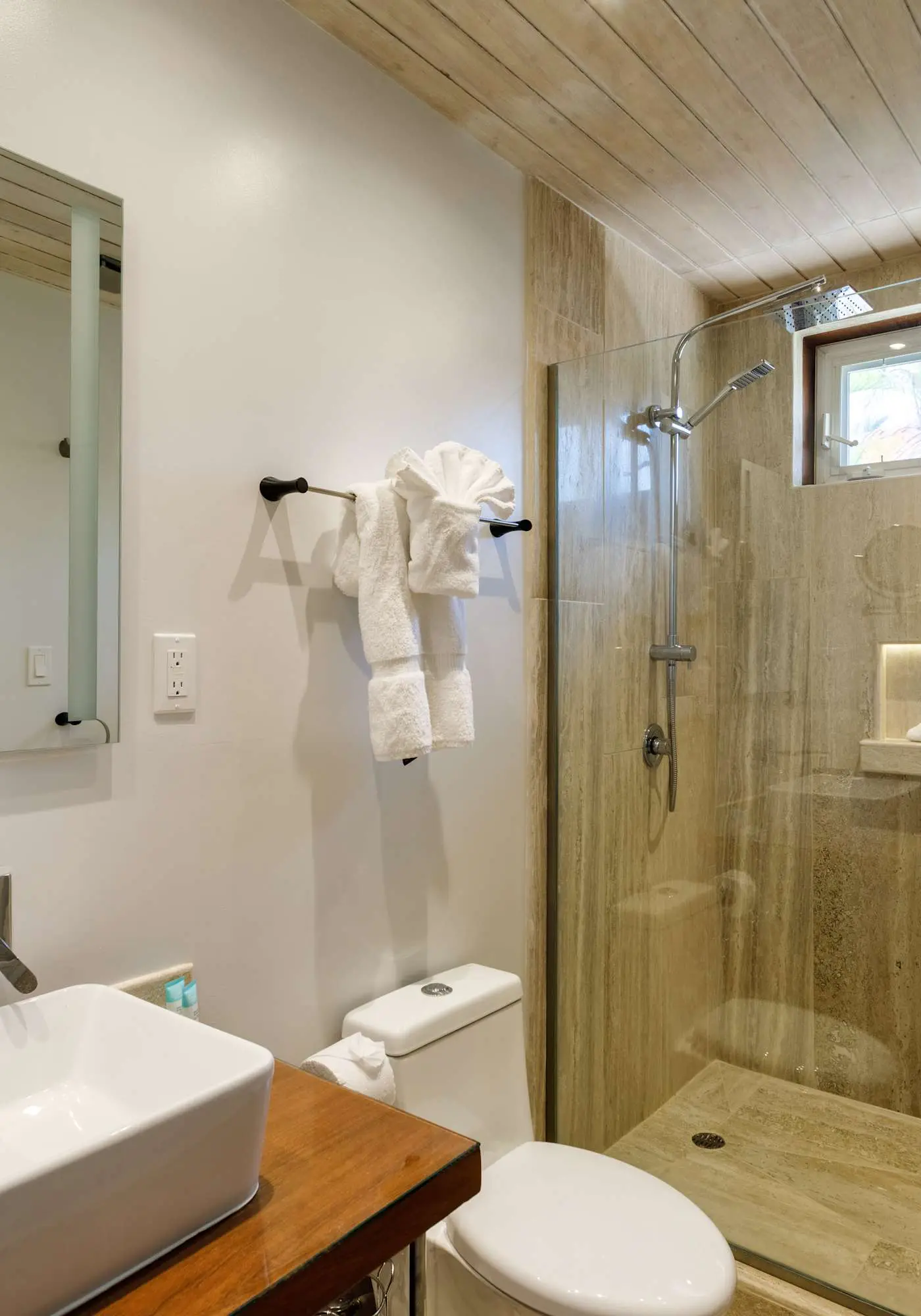 Ocean Bliss - Beach Level, Pool, Tiki Bar, Pier