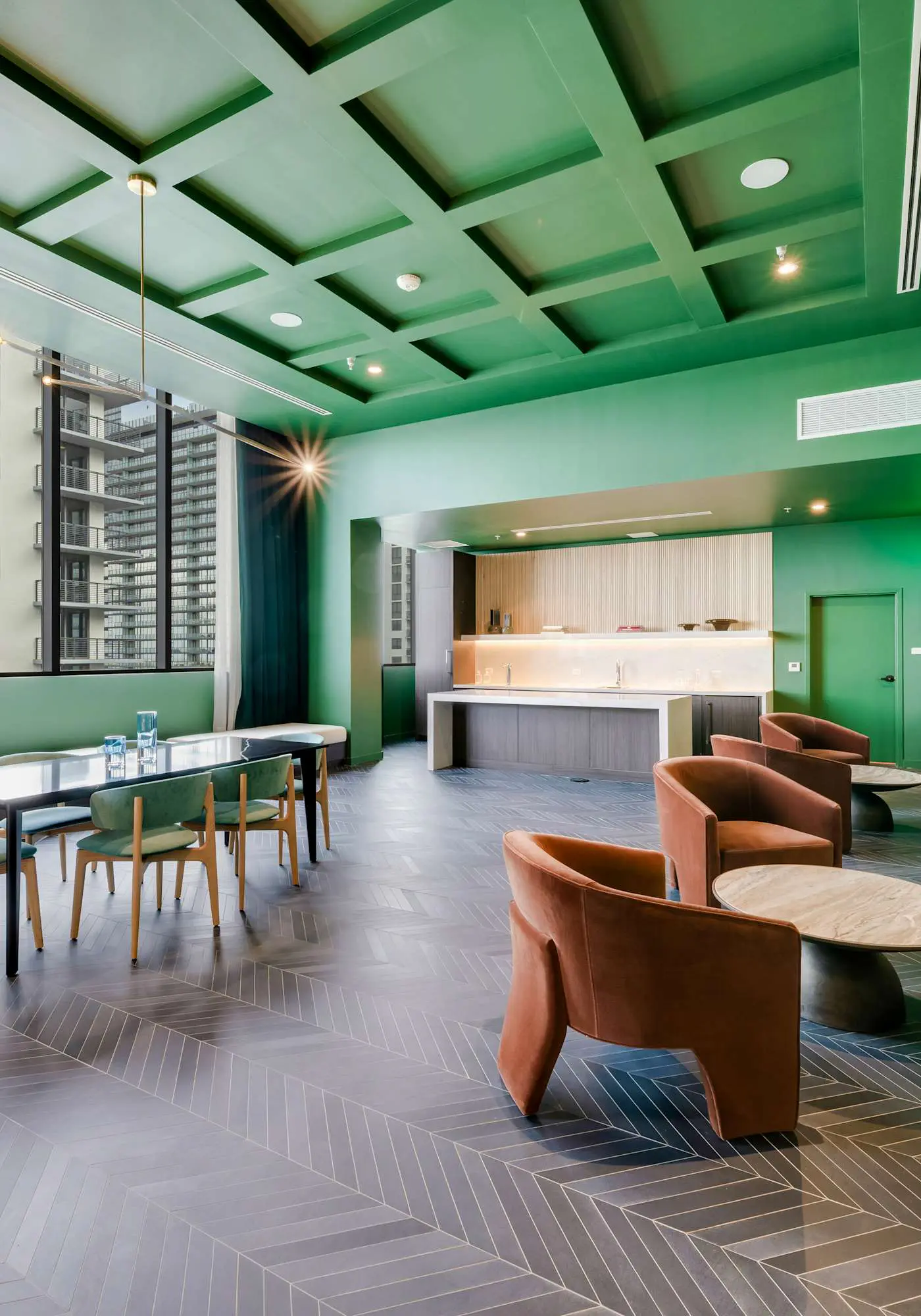 Sky Sanctuary with Rooftop Pool & Hot tub