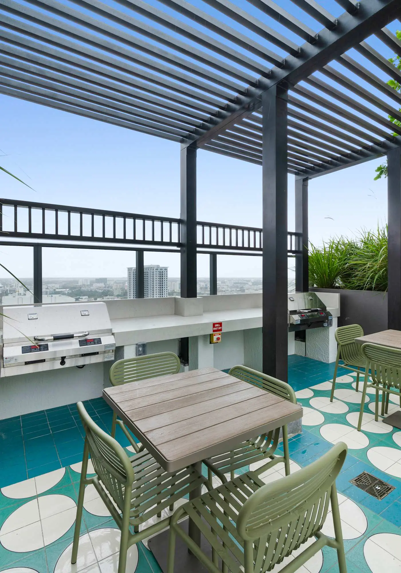 Sky Sanctuary with Rooftop Pool & Hot tub