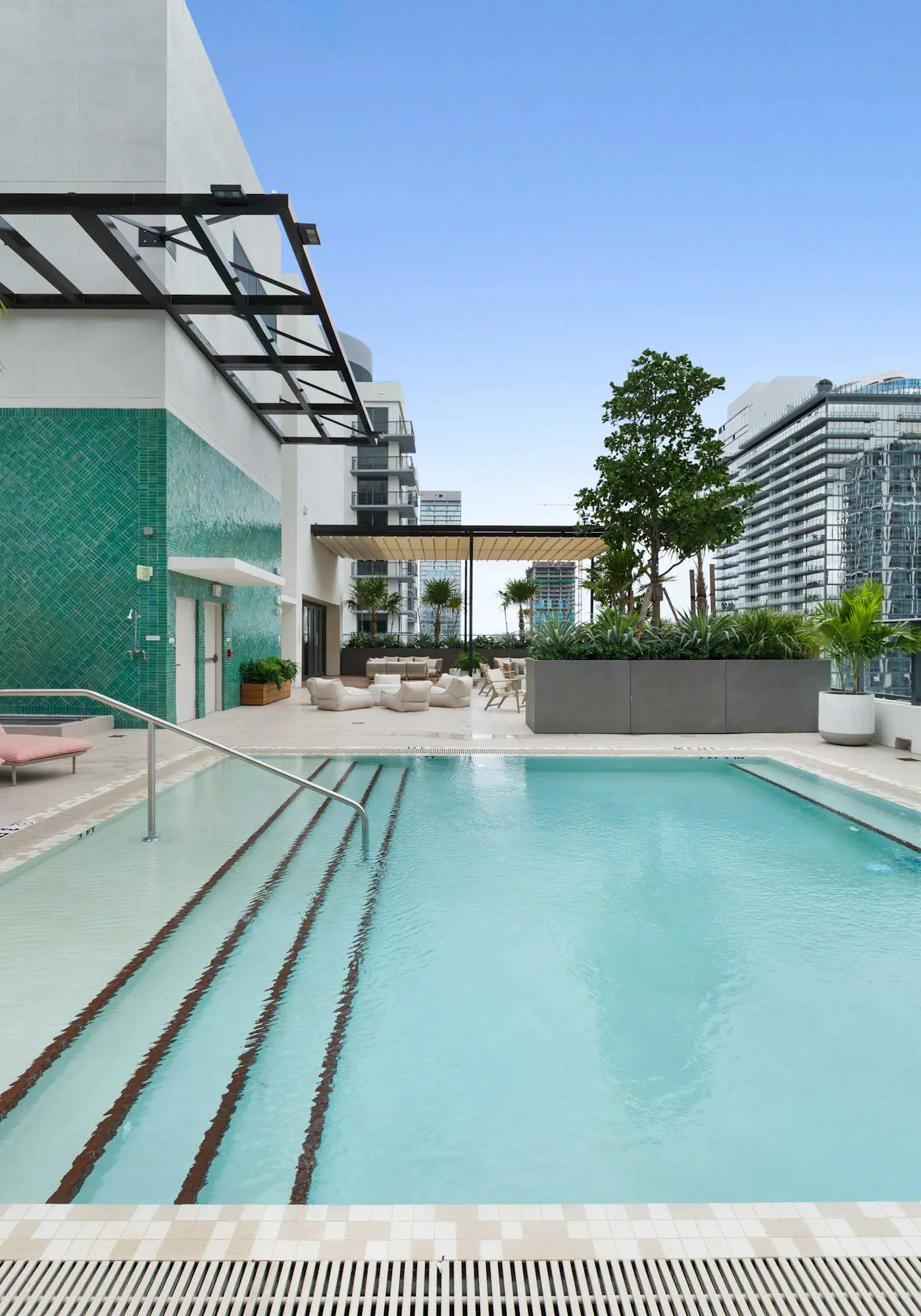 Sky Sanctuary with Rooftop Pool & Hot tub