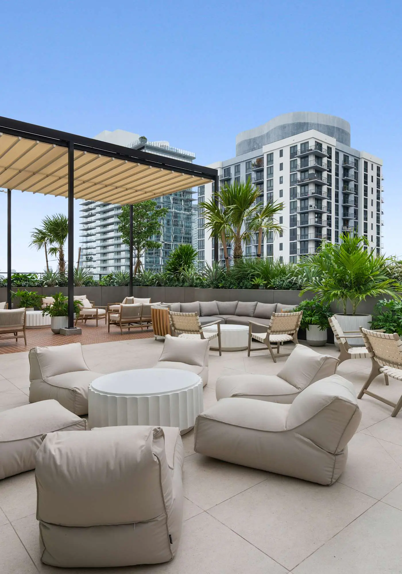 Sky Sanctuary with Rooftop Pool & Hot tub