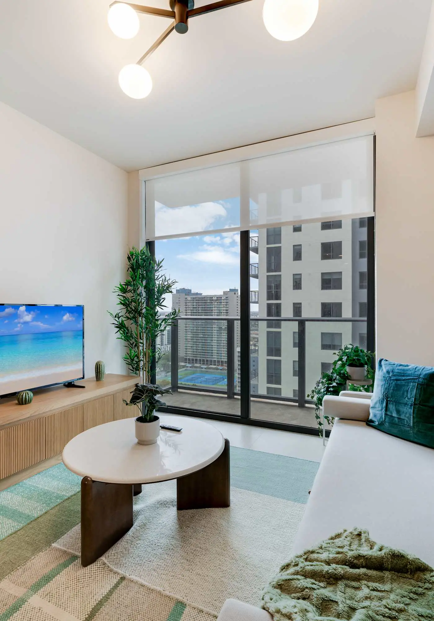 Sky Sanctuary with Rooftop Pool & Hot tub