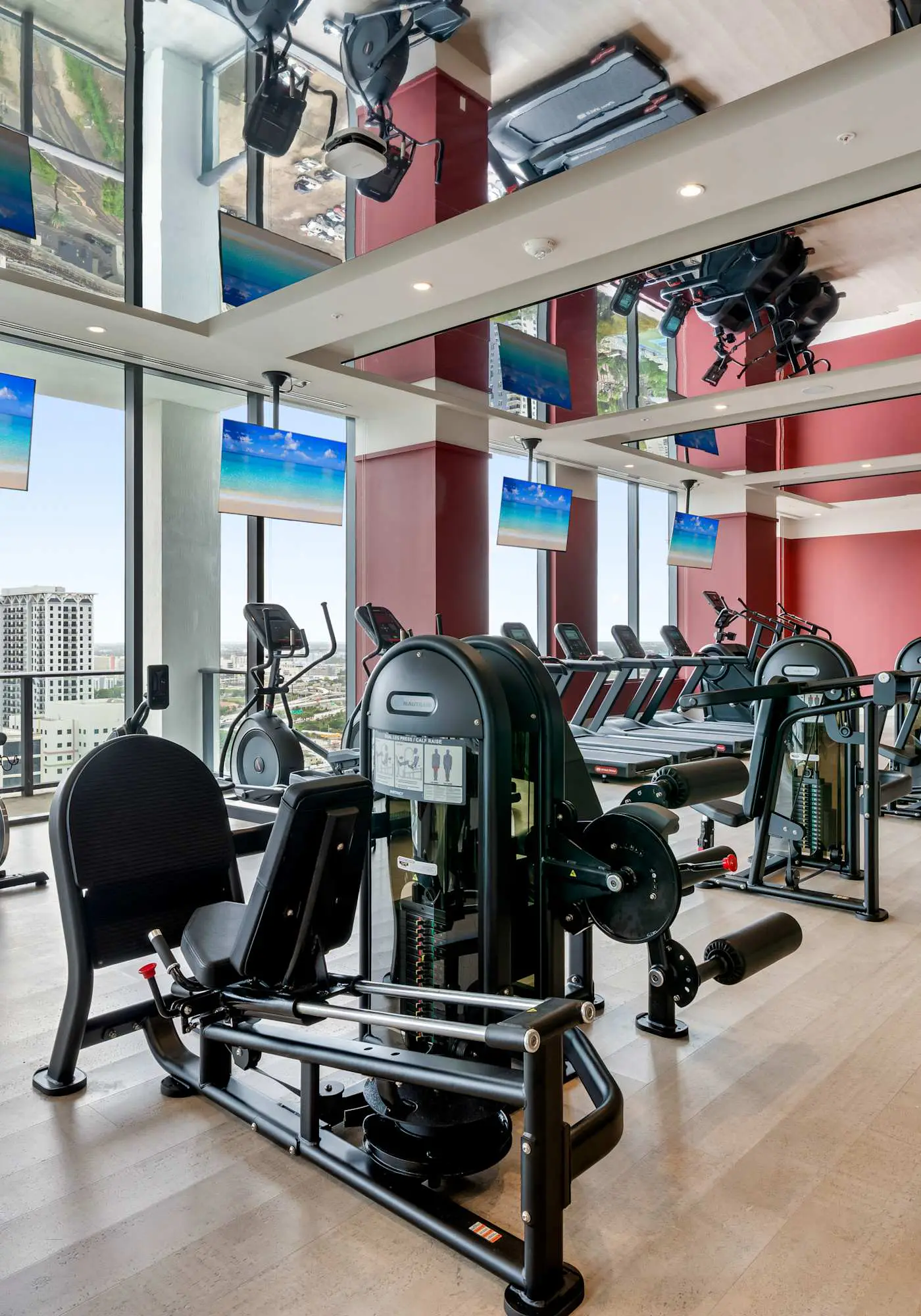 Urban Oasis Luxury Suite- Sky High Amenities