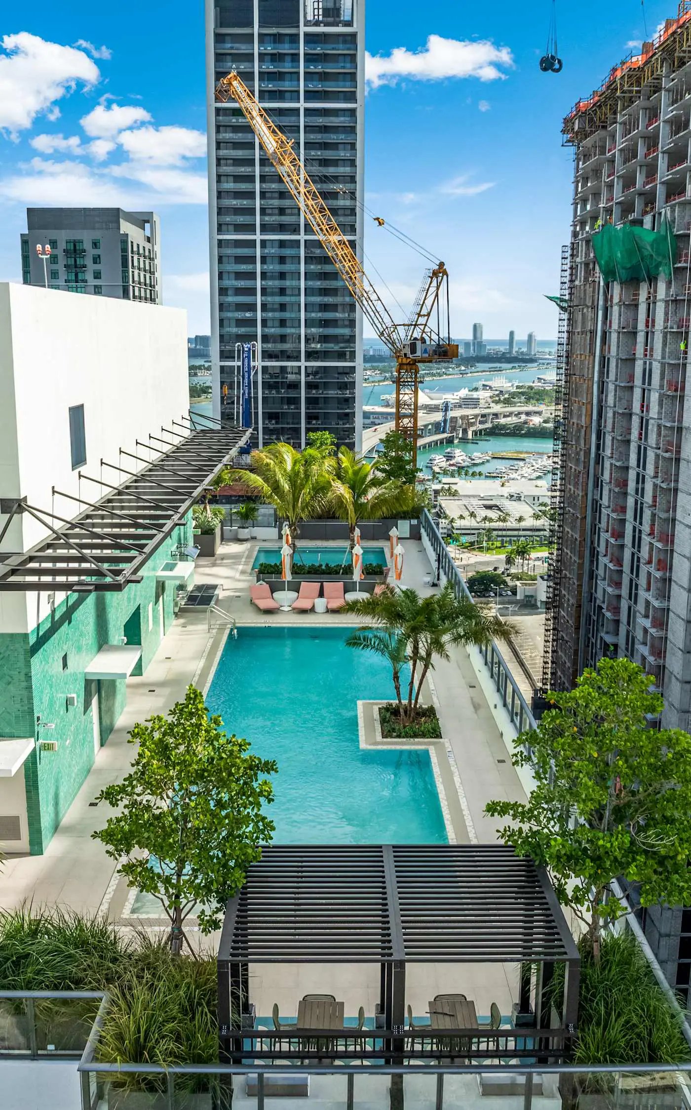 Urban Oasis Luxury Suite- Sky High Amenities