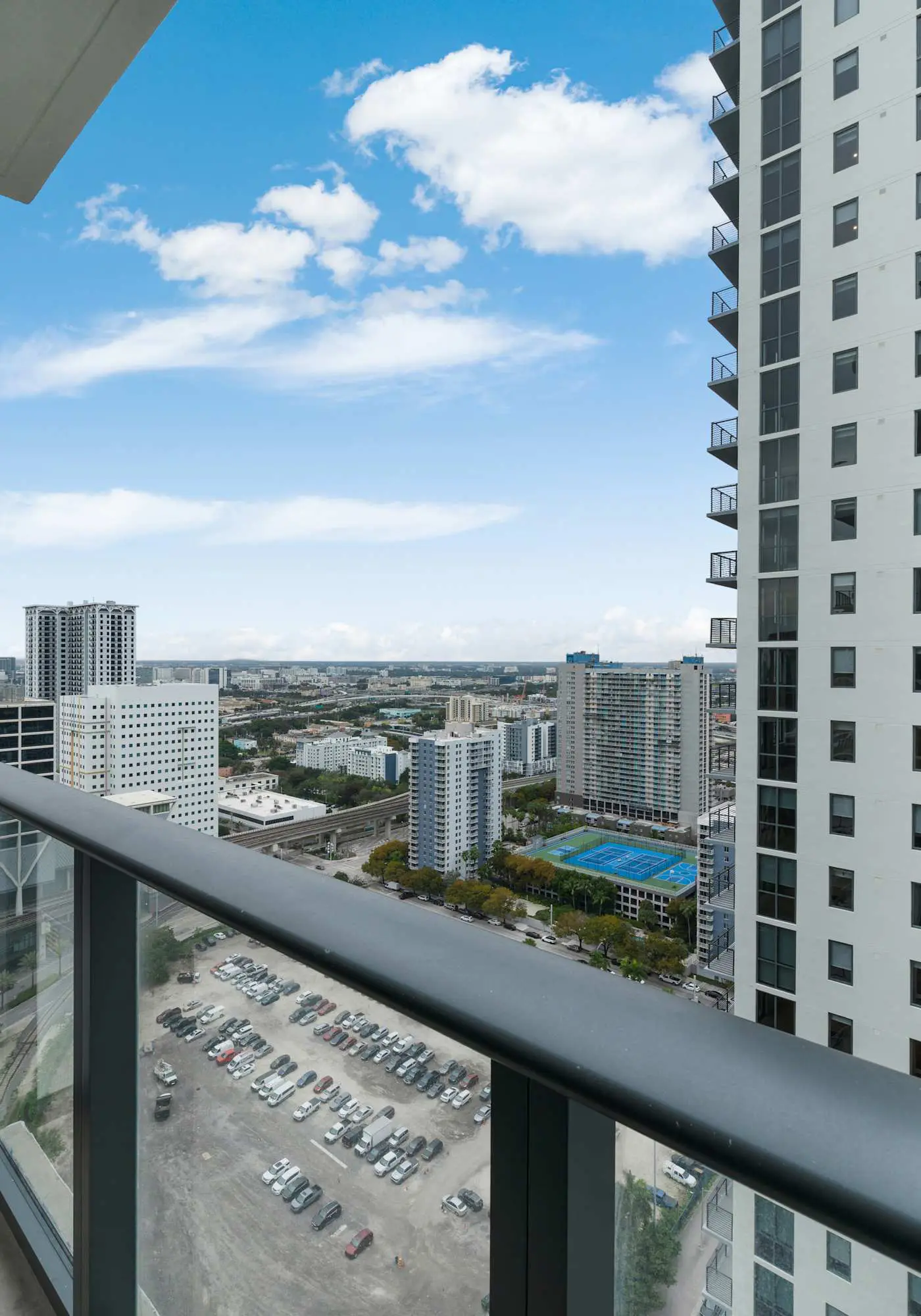 Urban Oasis Luxury Suite- Sky High Amenities