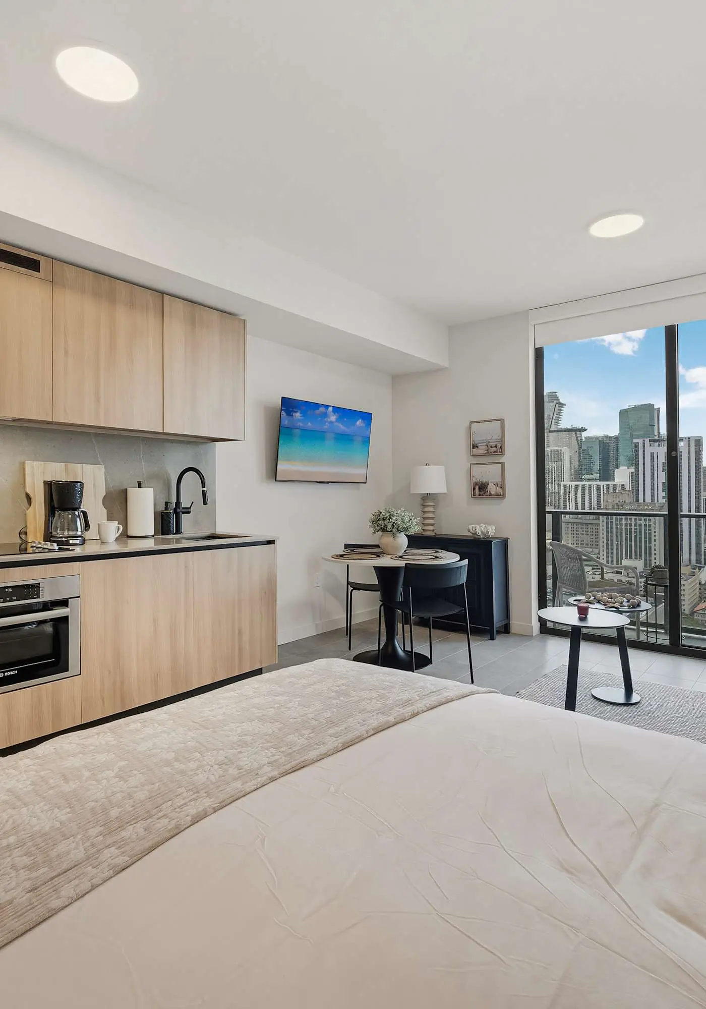 Cielo Studio- Downtown Location and City Views