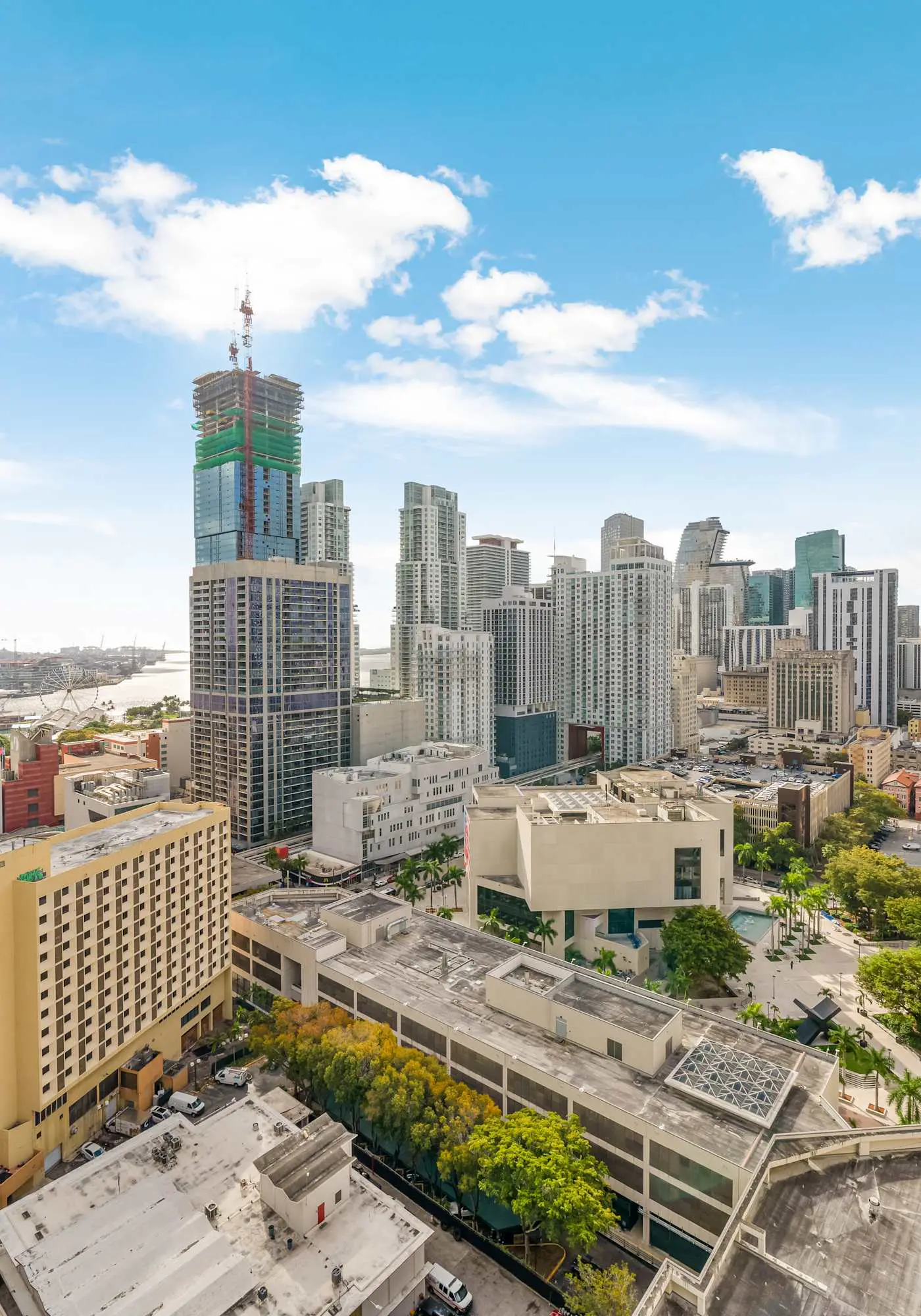 Cielo Studio- Downtown Location and City Views