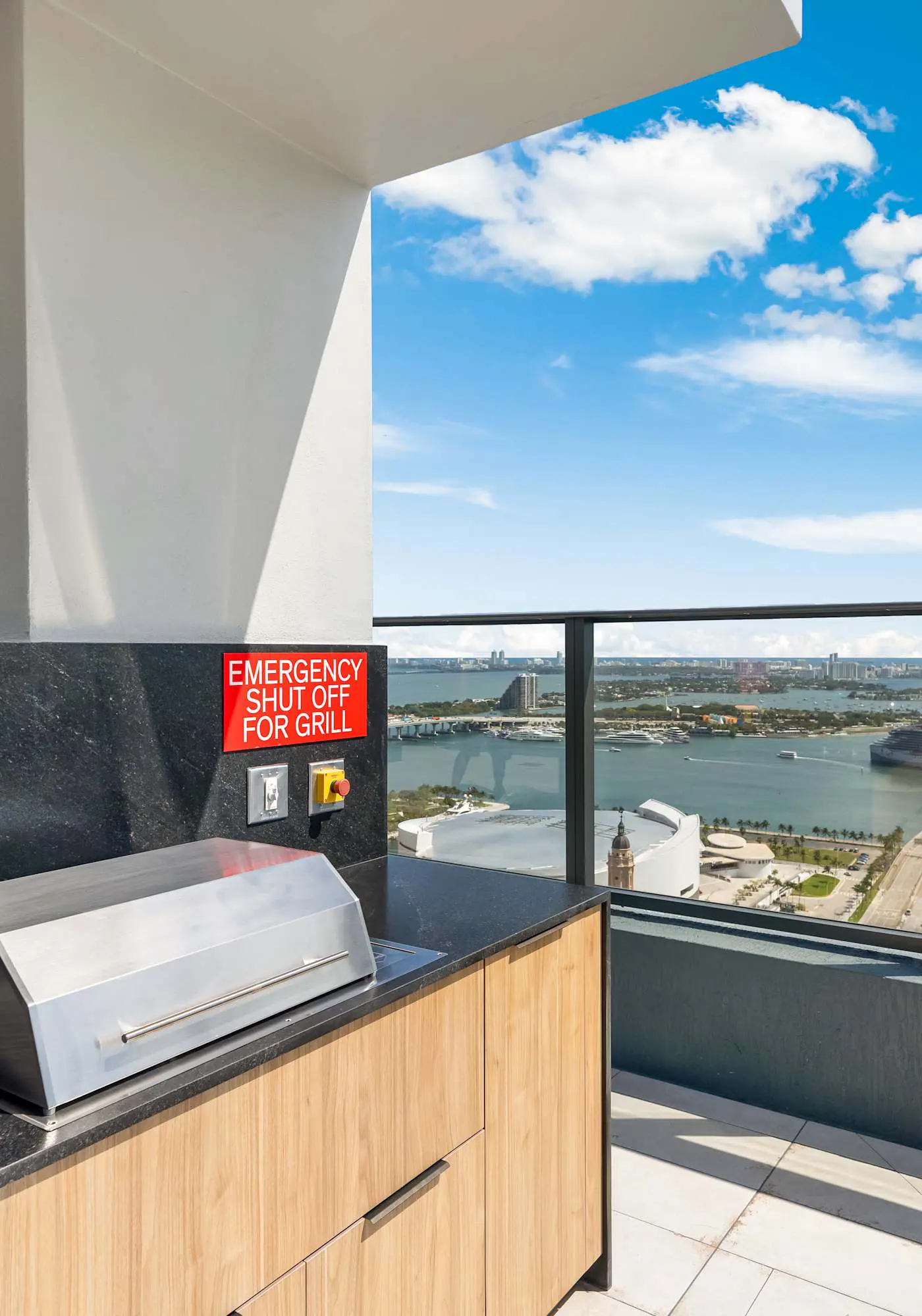 Cielo Studio- Downtown Location and City Views