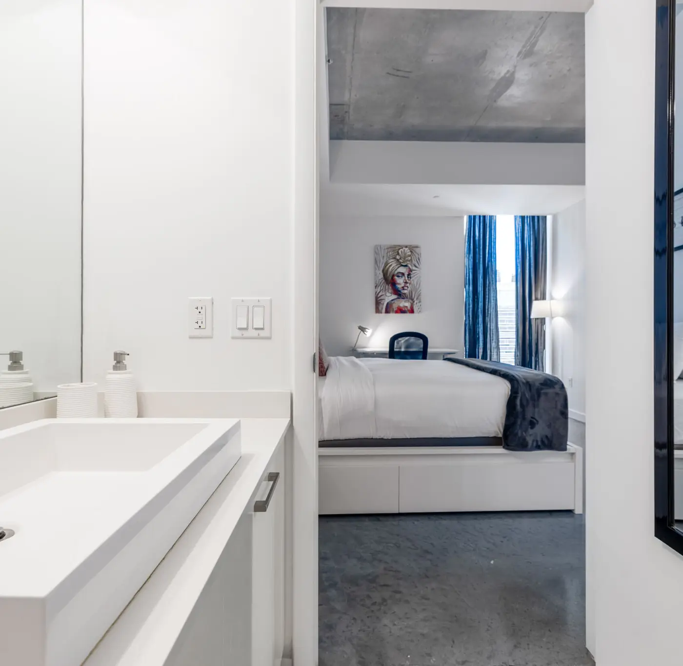 Charming Downtown Pad, Rooftop Pool in Miami