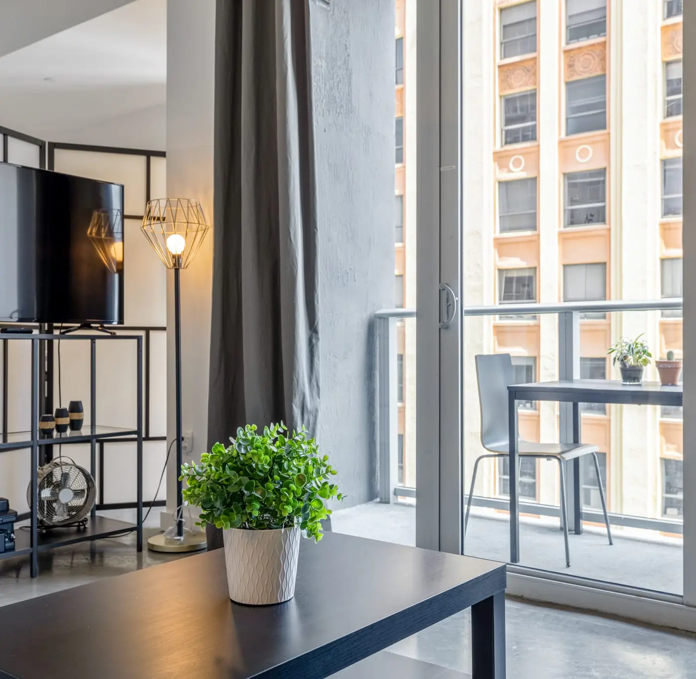 Charming Downtown Pad, Rooftop Pool in Miami