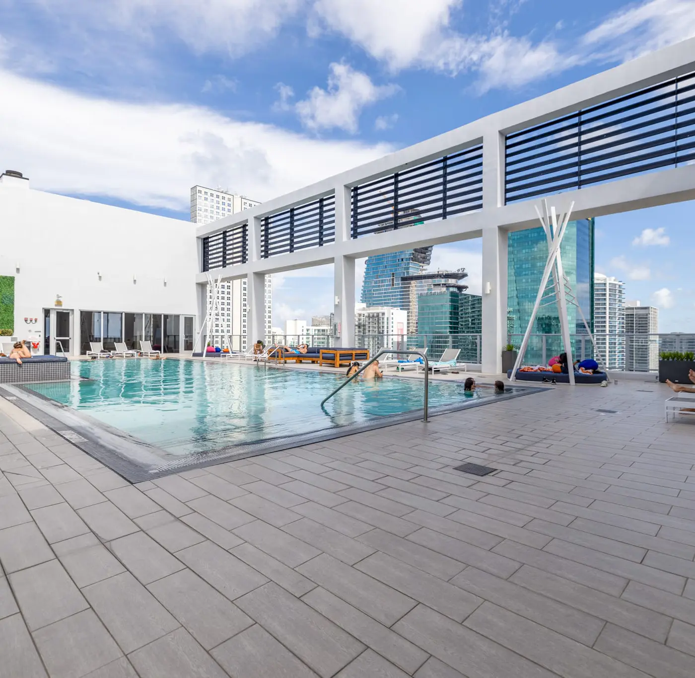 Charming Downtown Pad, Rooftop Pool in Miami