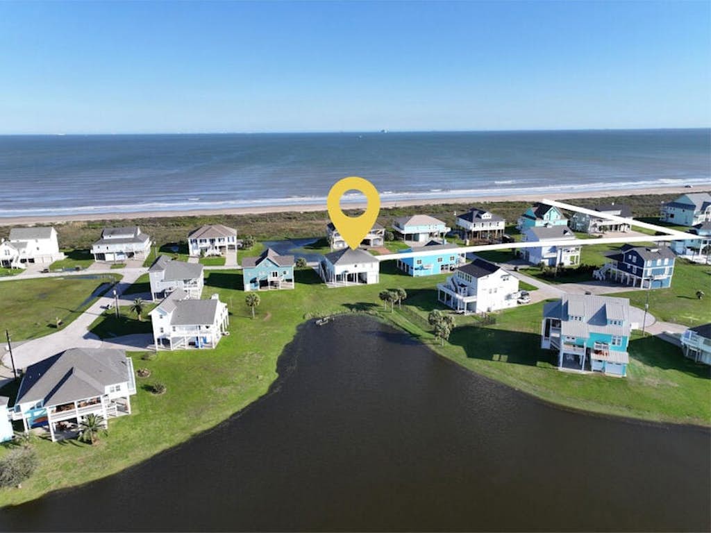 4BR Coastal Escape | Gulf Views, Private Deck, Walk to Beach