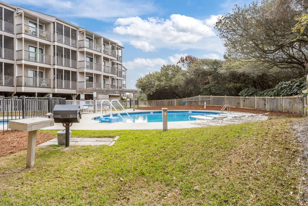 Island Beach and Racquet Club B104: Oceanfront Condo with Views, Community Amenities