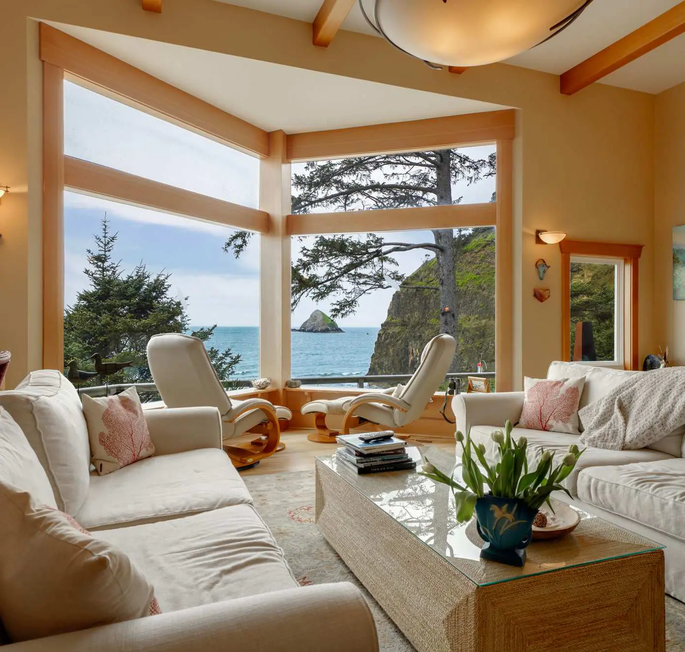 *New Listing* Breathtaking Views of Endless Ocean