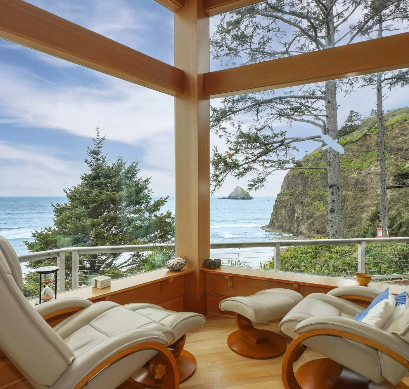 *New Listing* Breathtaking Views of Endless Ocean