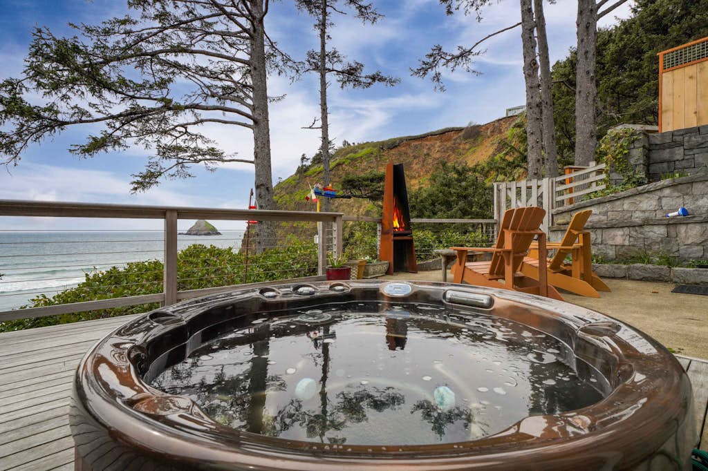 *New Listing* Breathtaking Views of Endless Ocean