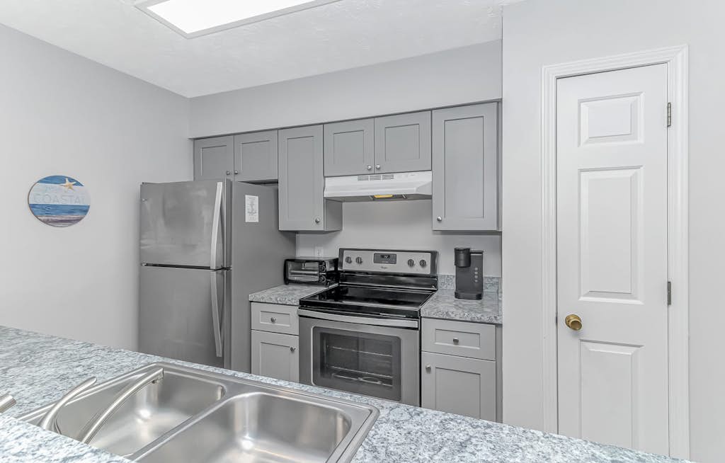 Cozy Renovated 1BR Condo for 4 at Waterway Village! 12E