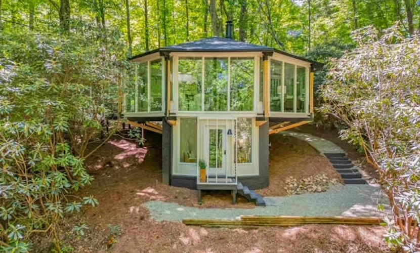 The Enchanted Nook- Romantic Retreat