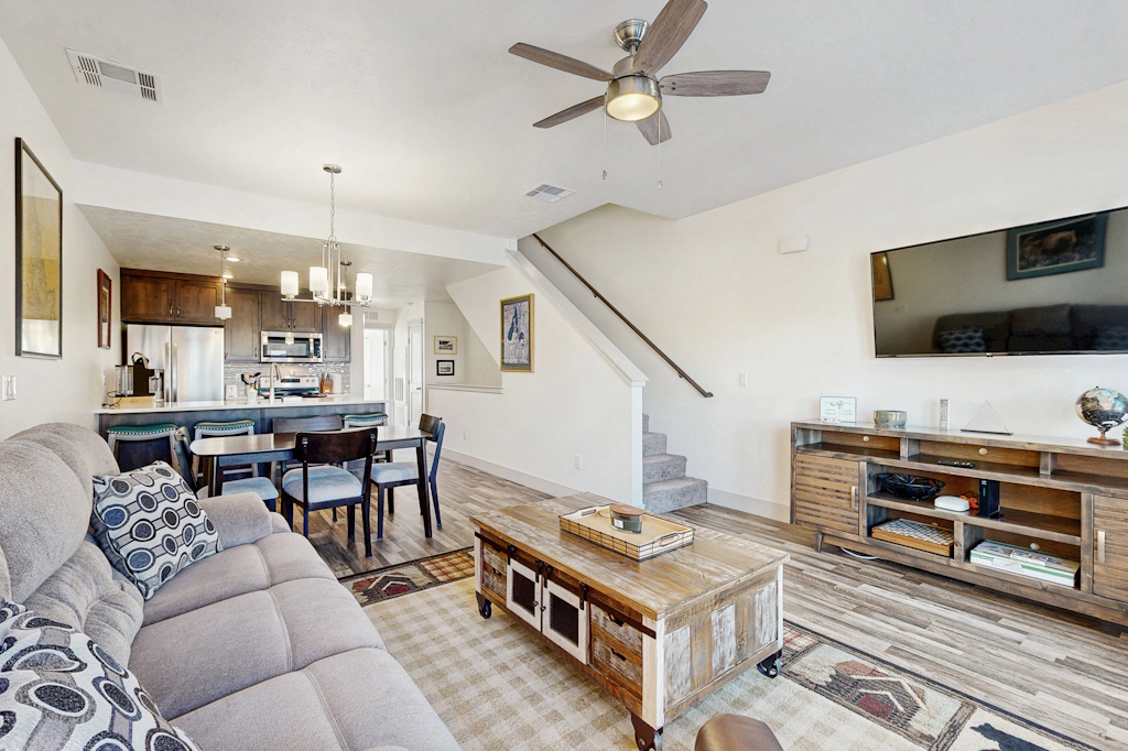 3BR McCall Townhome | Modern, Sleeps 6
