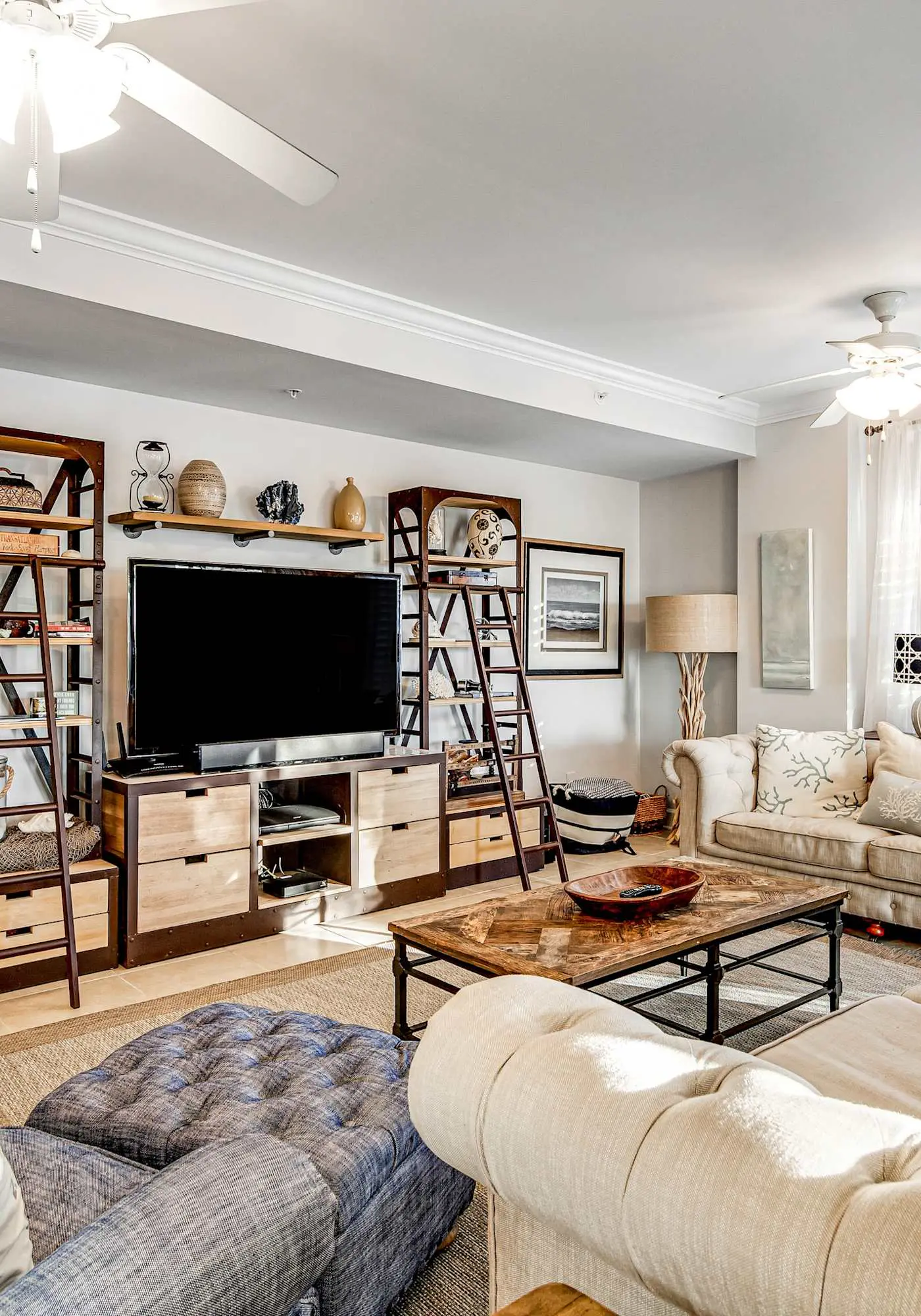 Sunny Condo with Pool and Tennis Court Access