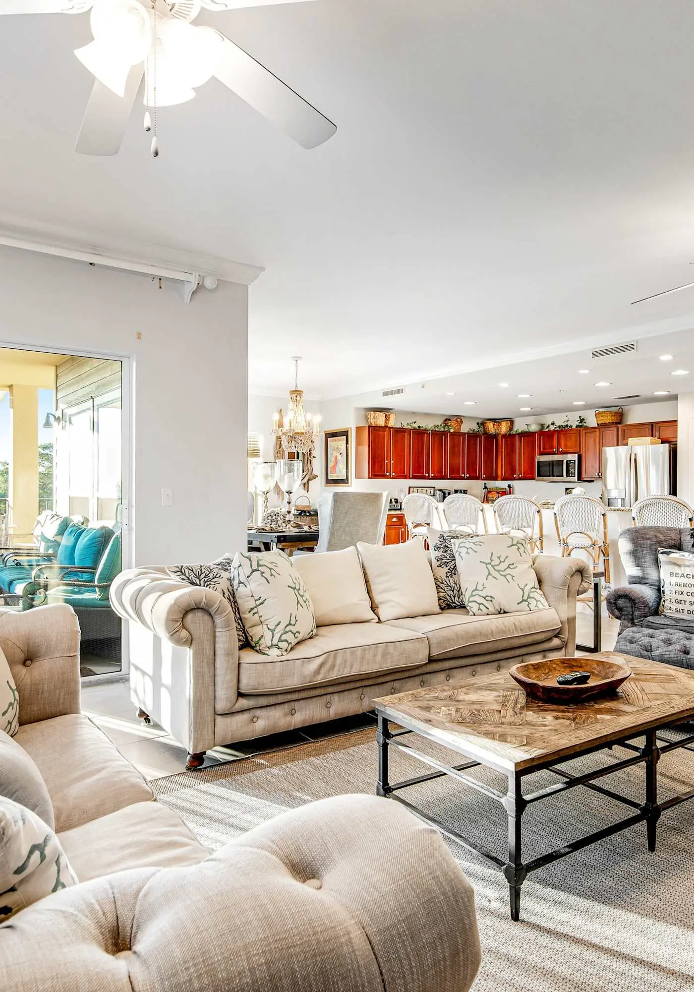 Sunny Condo with Pool and Tennis Court Access