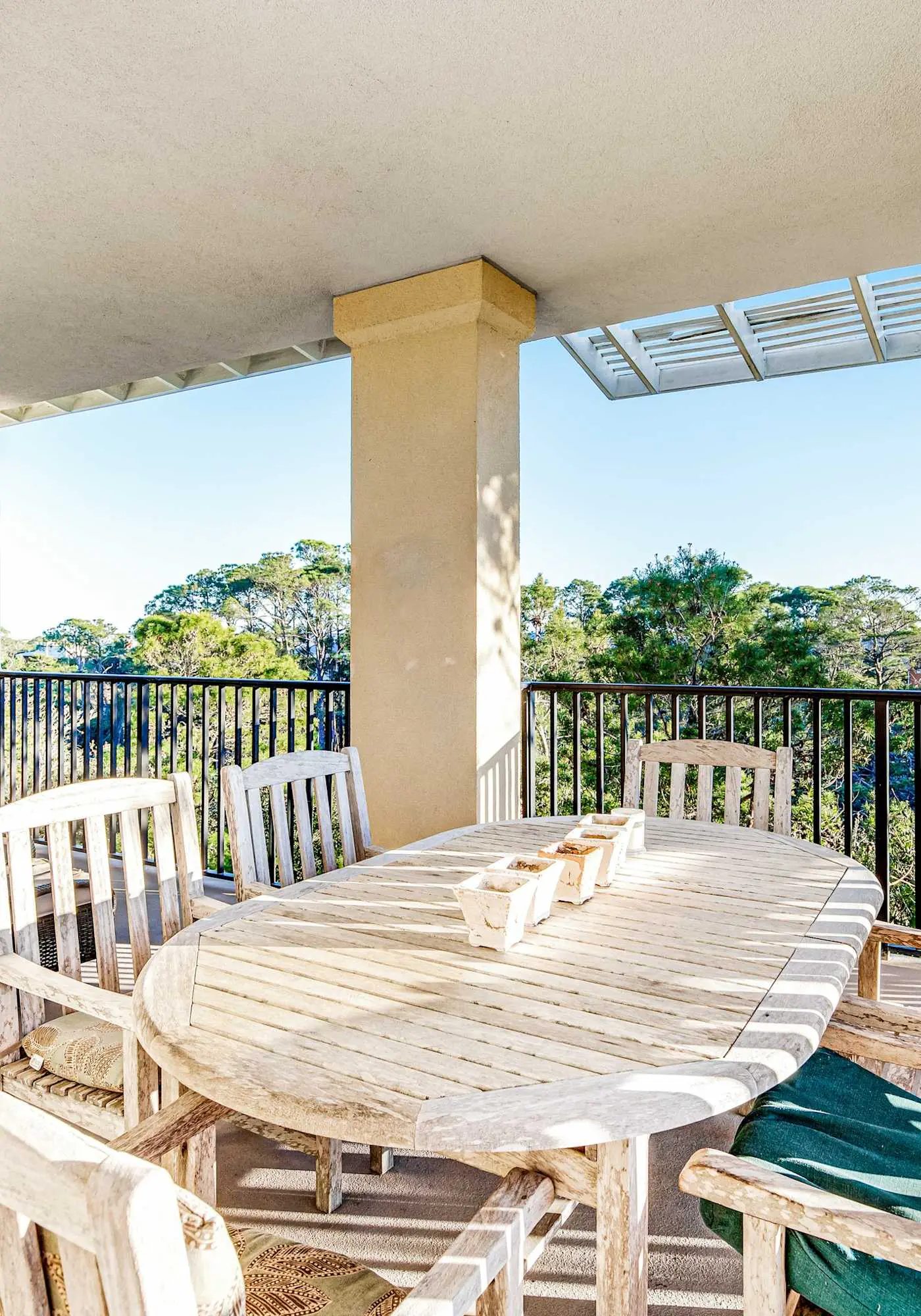 Sunny Condo with Pool and Tennis Court Access