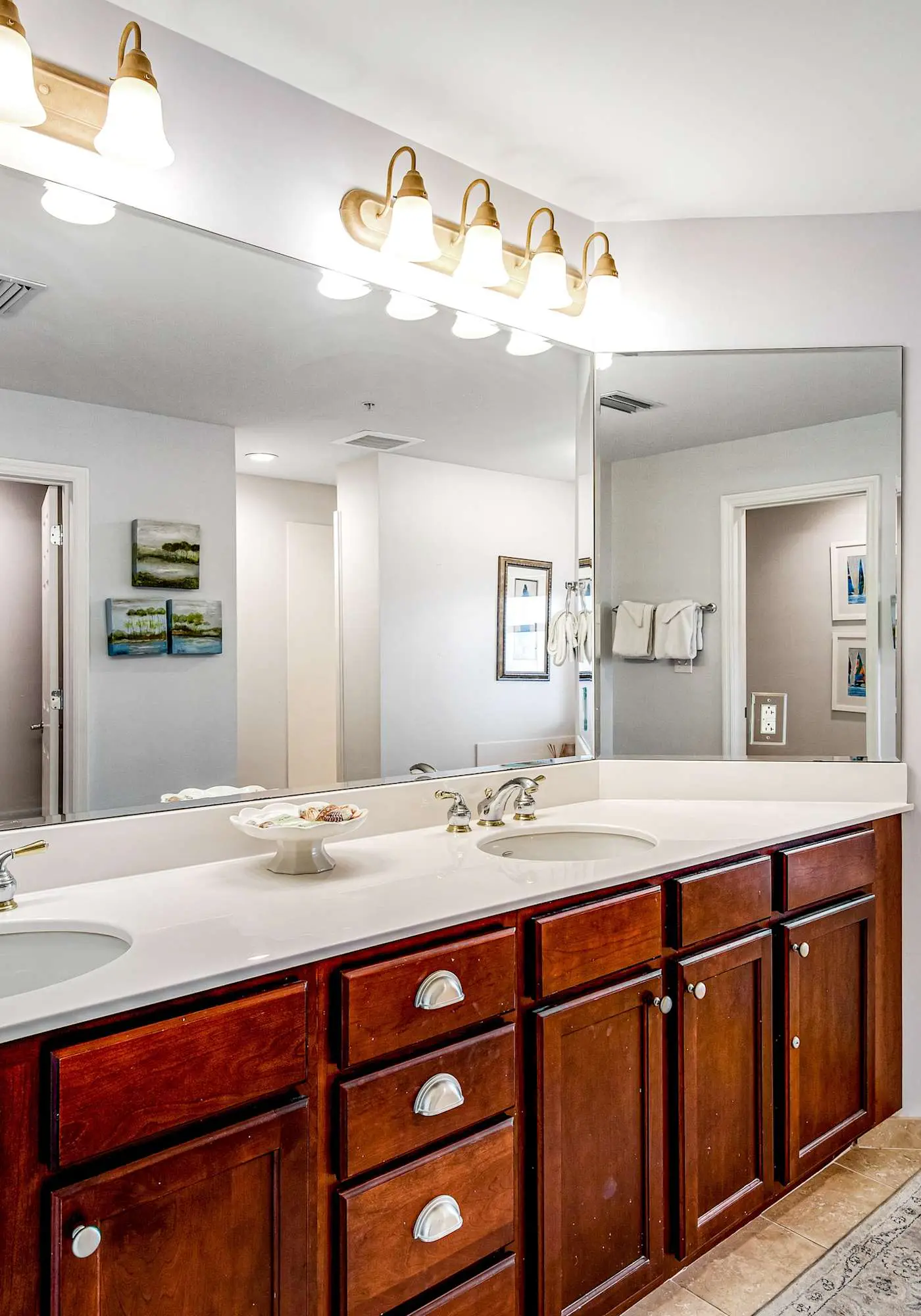 Sunny Condo with Pool and Tennis Court Access