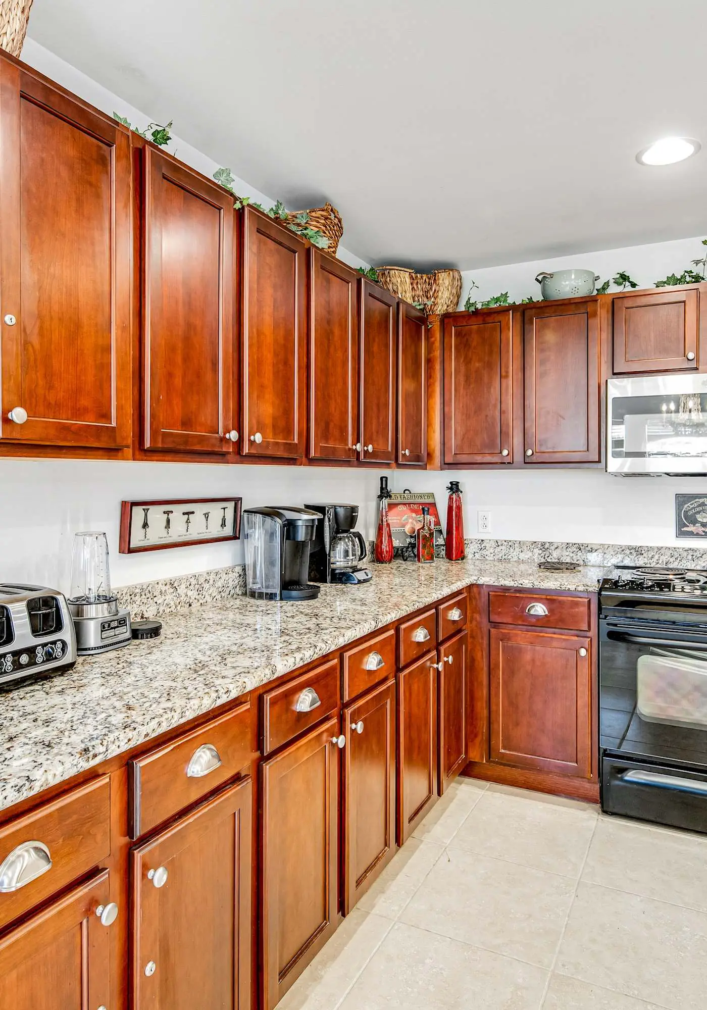 Sunny Condo with Pool and Tennis Court Access