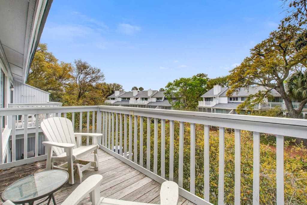 Lagoon-View Villa Steps from the Beach