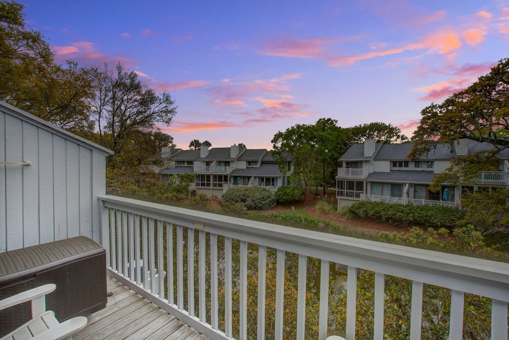 Lagoon-View Villa Steps from the Beach
