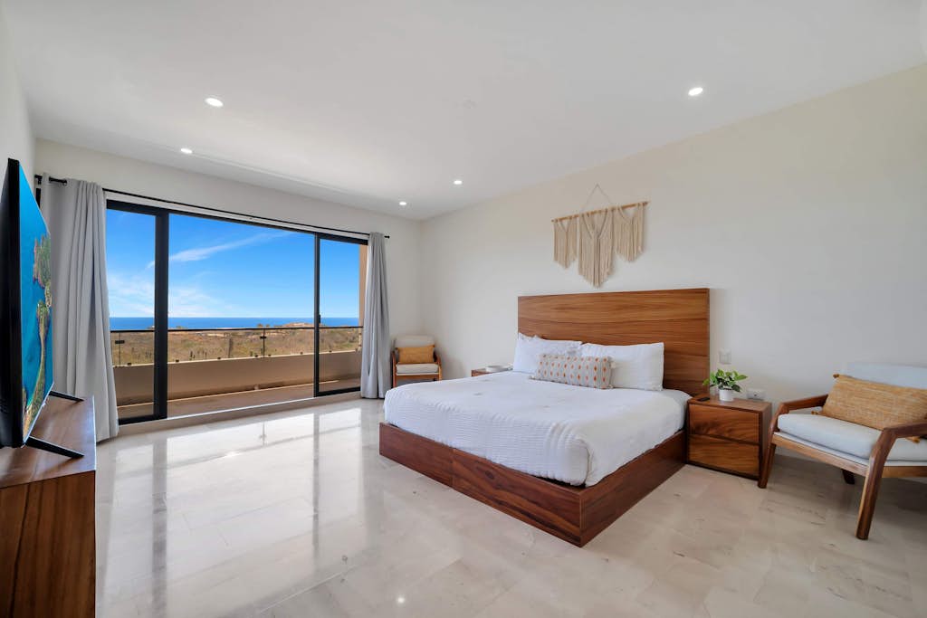 Stunning & Beautiful House with Private Pool