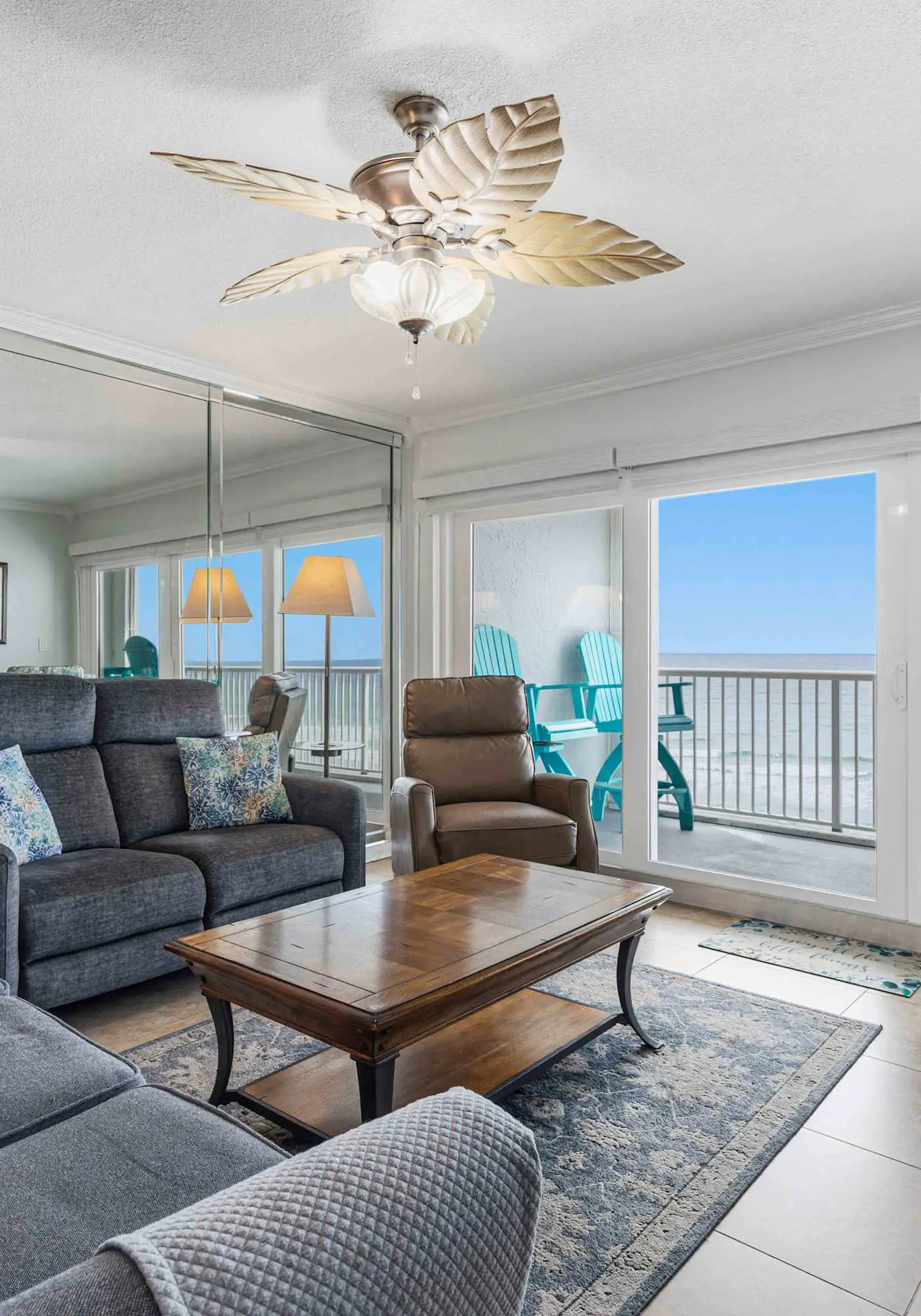 Islander E 7011, Stunning oceanfront condo