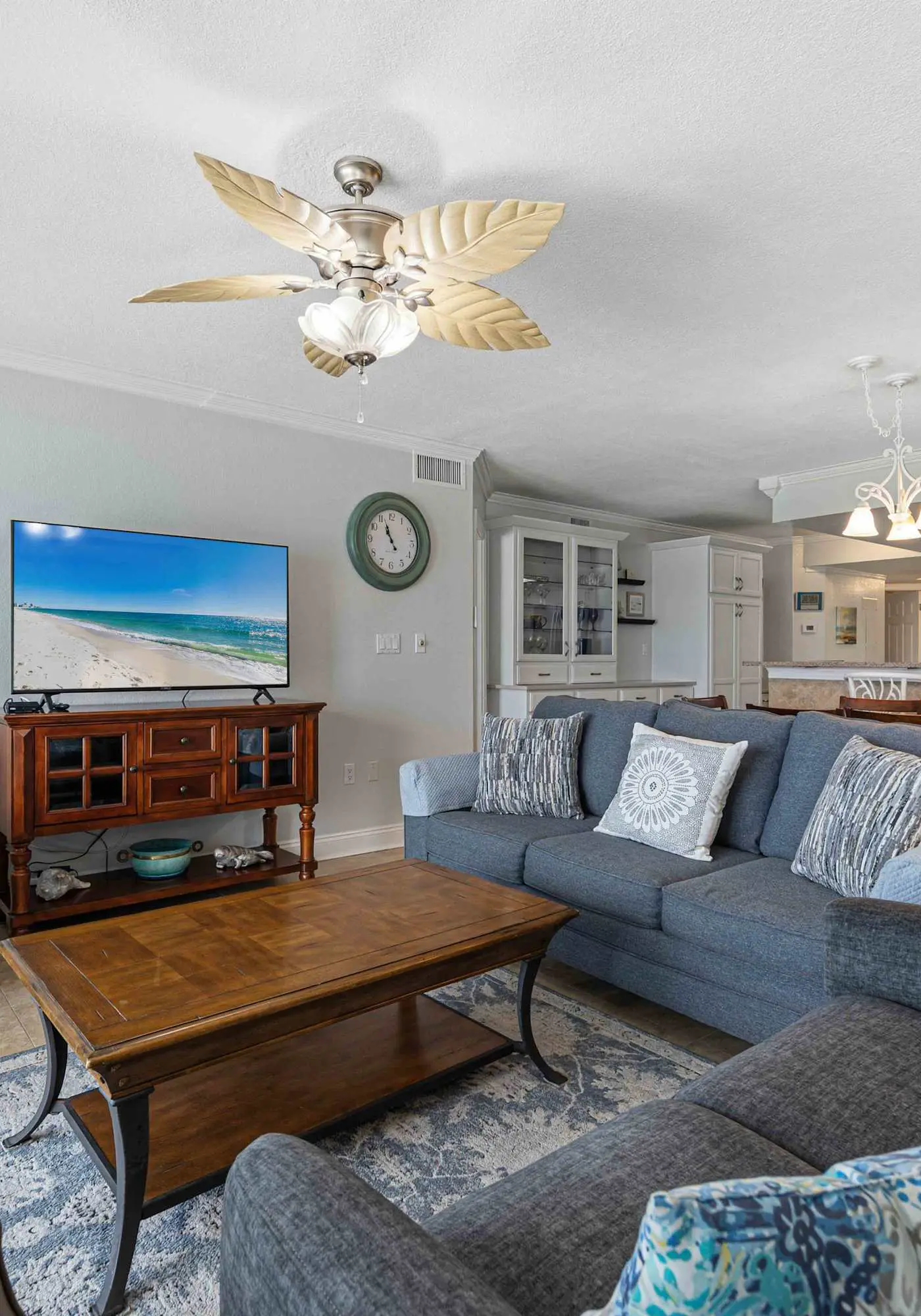 Islander E 7011, Stunning oceanfront condo