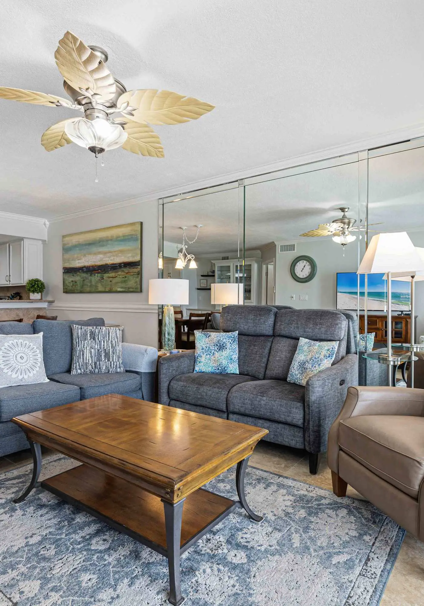 Islander E 7011, Stunning oceanfront condo