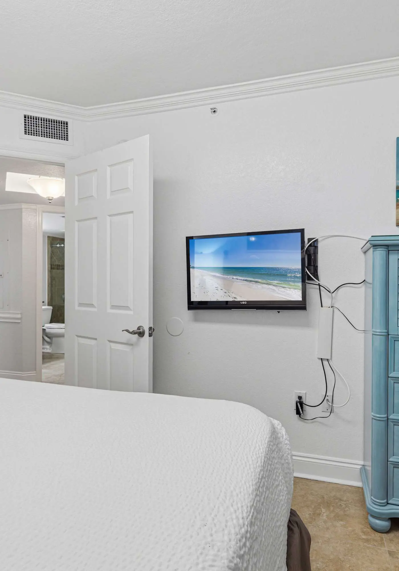 Islander E 7011, Stunning oceanfront condo